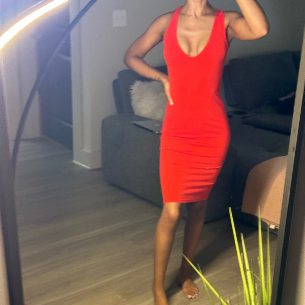 Lovely Red V-Neck Bodycon Midi Dress. Size small